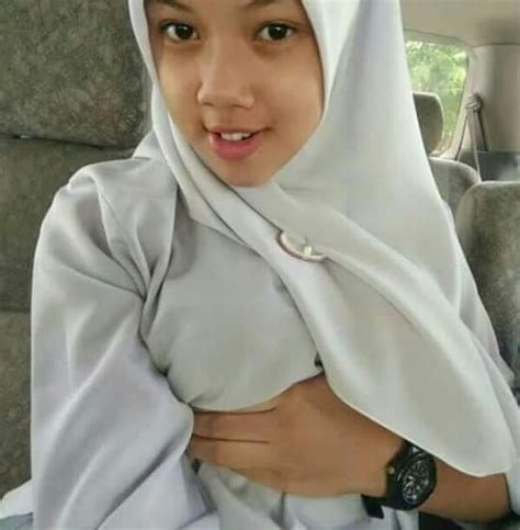 Pacar Ukhti Hijab Sagne dalam Mobil langsung di Kokop Viral ...